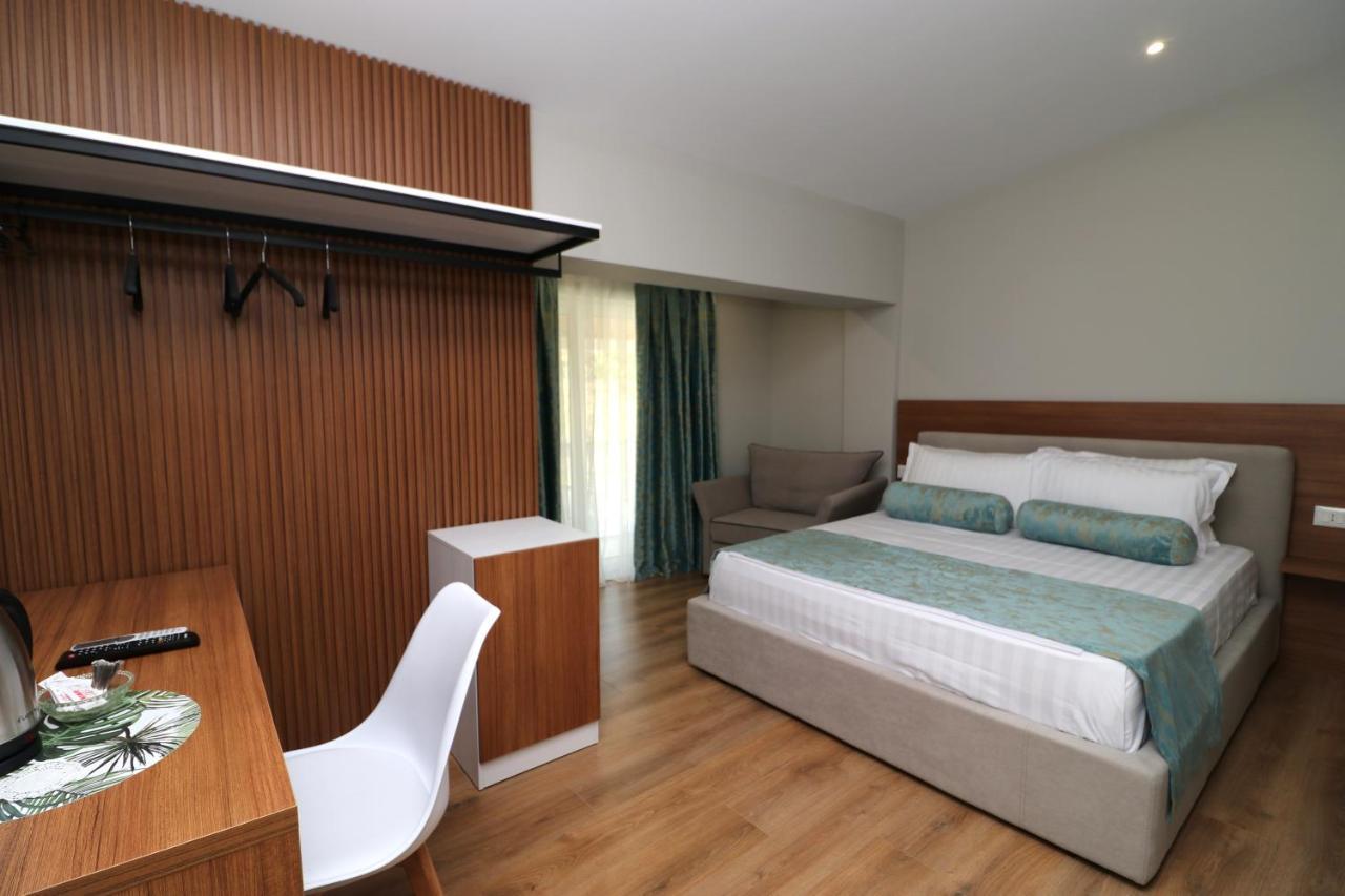 Vila Elarad Vlore Luaran gambar