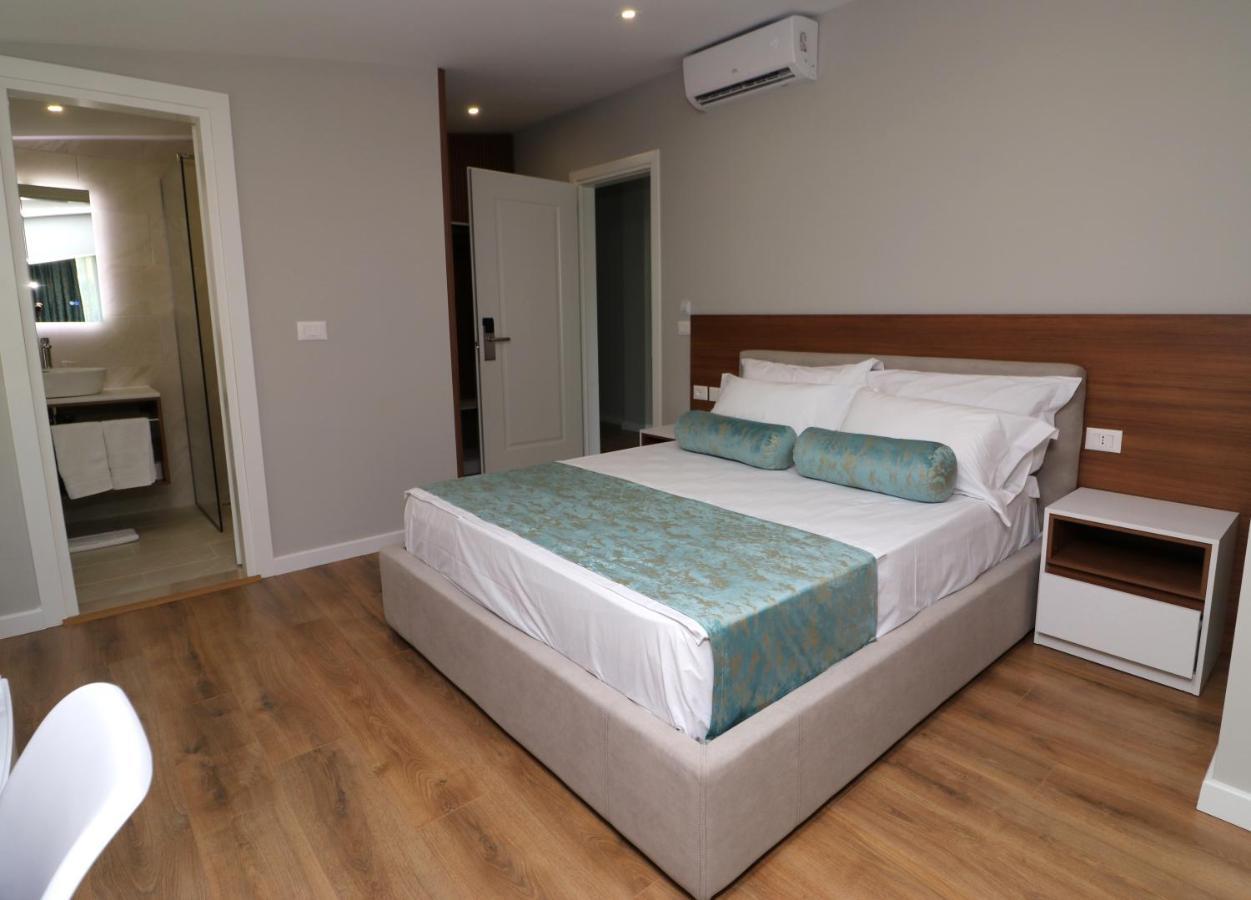 Vila Elarad Vlore Luaran gambar